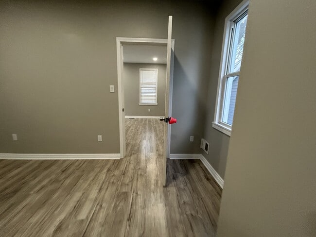 Photo - 541 Roseland Ave