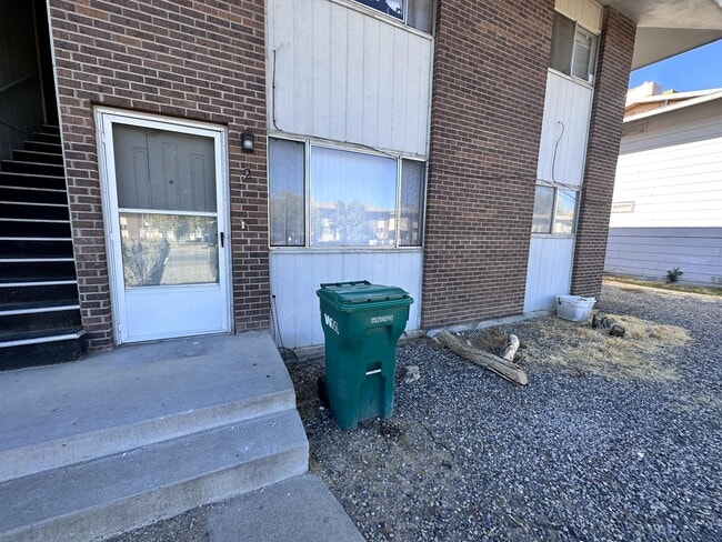 Building Photo - 491-32 1/8 32 1/8 Rd Unit 2