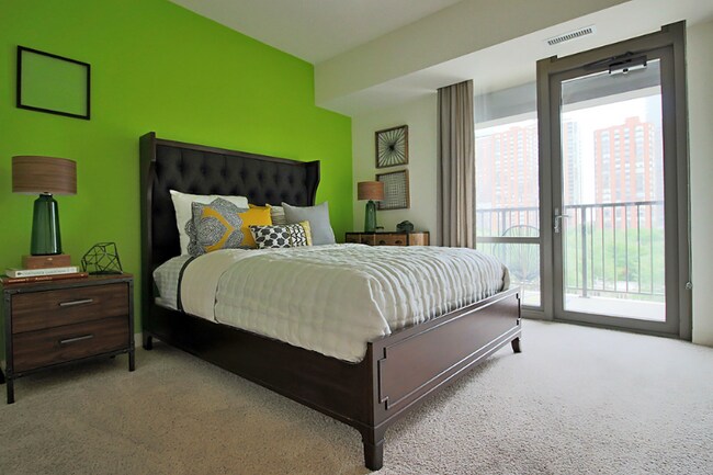 Photo - 966 S Clark St