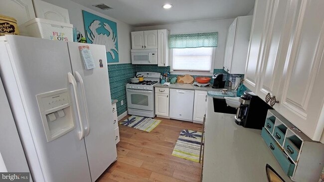 Photo - 115 Charles Blvd