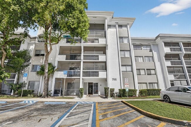 Photo - 711 N Pine Island Rd Unit 305