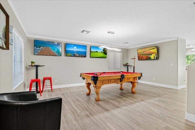 Photo - 2735 Peekskill Ave