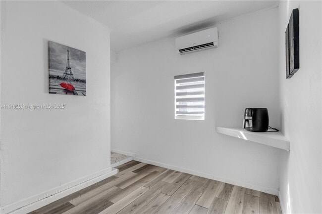 Photo - 2012 SE 15th St Unit 1