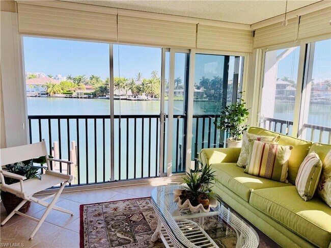 333 Harbour Dr