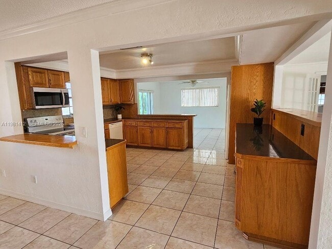 Photo - 2885 Cambridge Rd