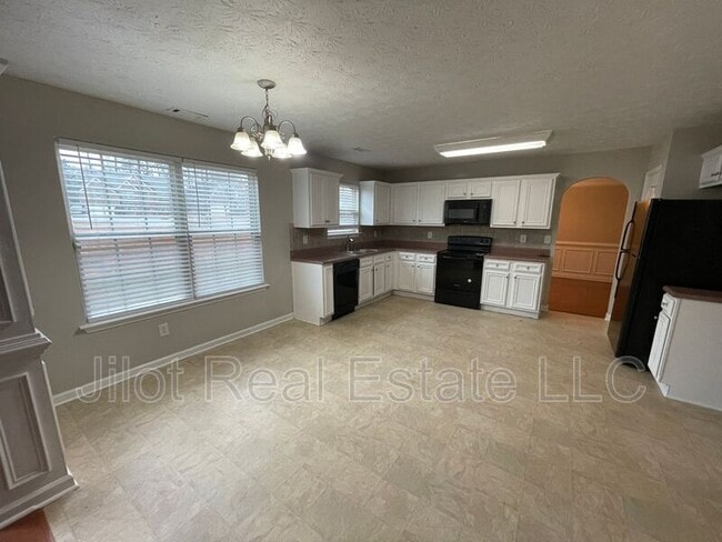 Photo - 700 Yukon Way House