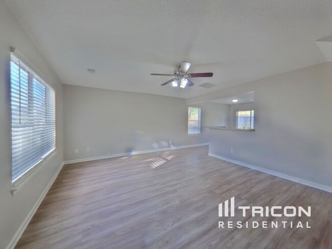 Photo - 325 Hampton Ridge Dr