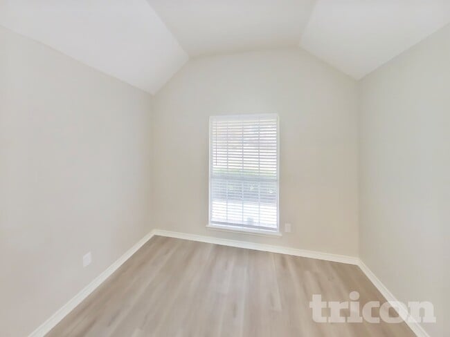 Photo - 2033 Oak Bend Ln