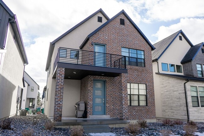 Building Photo - 406 W 3075 N
