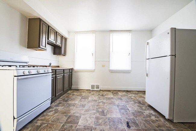 Photo - 9600 S Avenue L