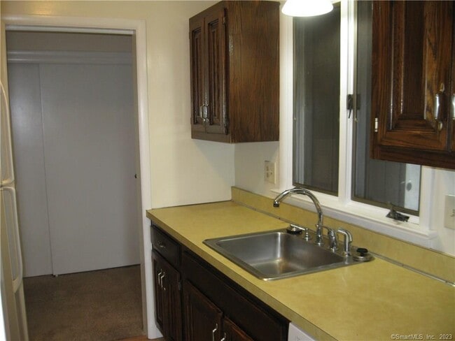 Building Photo - 136 Deer Hill Ave Unit A10 Rental