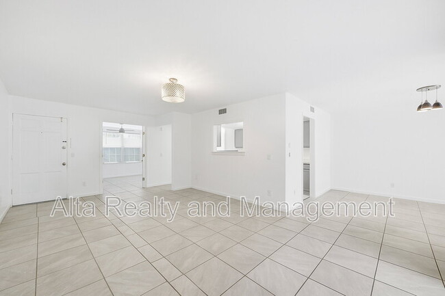 Photo - 4329 Plaza Gate Ln S Unit 101