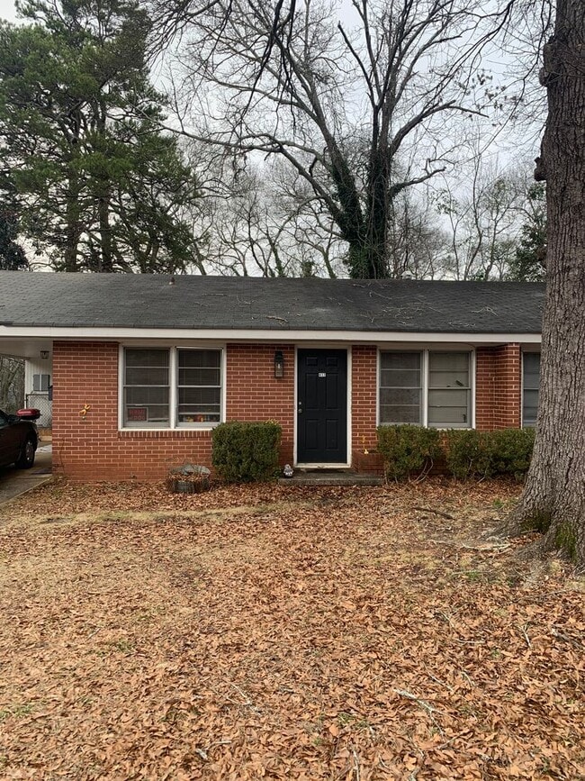 Building Photo - 417-427 Morton Ave Unit Morton Ave 417