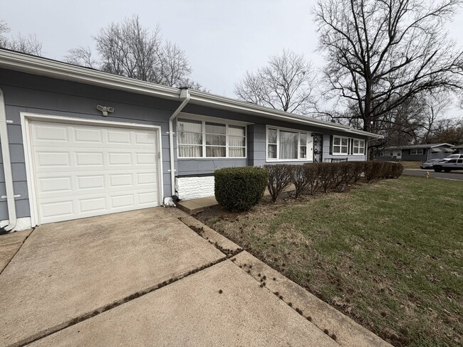 Building Photo - 9000 Clarion Dr