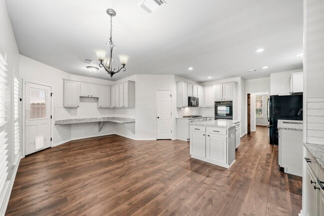 Photo - 2875 Wimbledon Ln