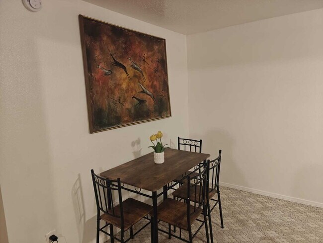 Photo - 501 W Hill St