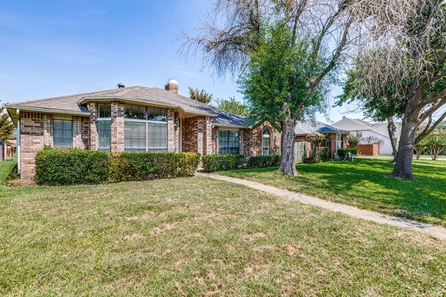 Photo - Lovely 3 Bedroom, 2 Bathroom Home in Mesqu...