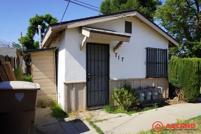 Photo - 717 30th St Unit 717 30th St