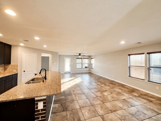 Photo - 6718 Madison Heights Ct