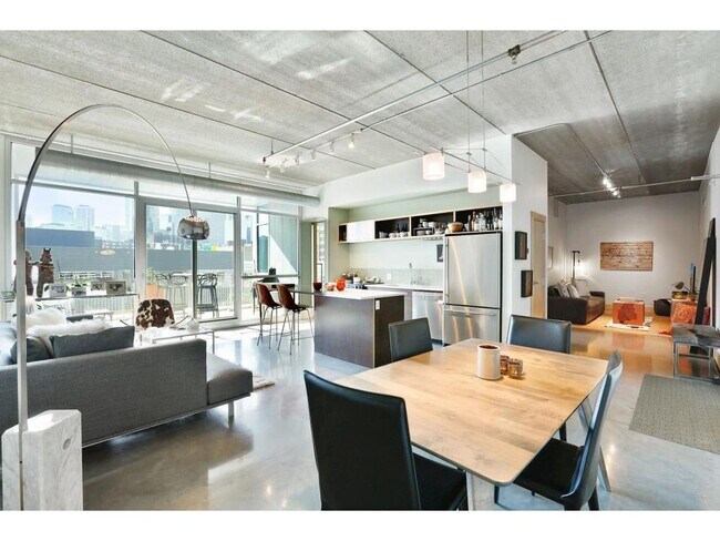 Building Photo - 345 6th Ave N Unit 303