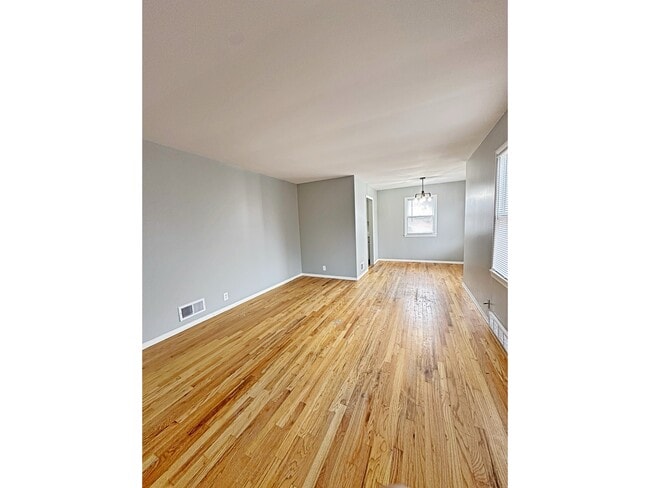 Photo - 7727 Izard St