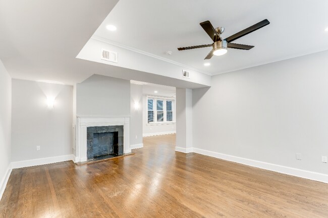Building Photo - 6600 Lincoln Dr Unit A120 Rental