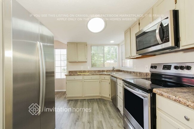Photo - 11018 N 60th Dr