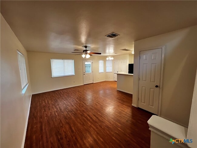 Photo - 125 Cedargrove