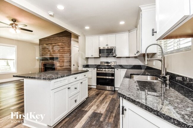 Photo - 595 School Rd