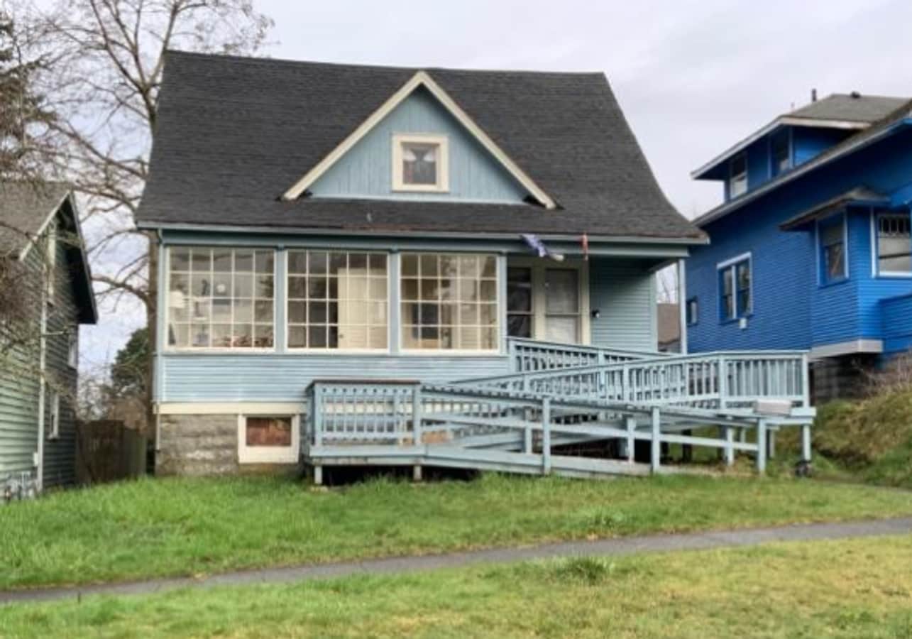 Pre-leasing Today, 4 Bedroom Home in the York Neighborhood - Pre-leasing Today, 4 Bedroom Home in the York Neighborhood