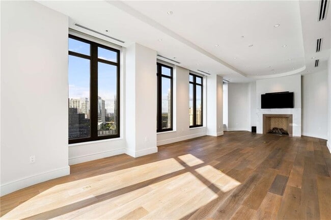 Photo - 3376 Peachtree Rd NE Unit 33B