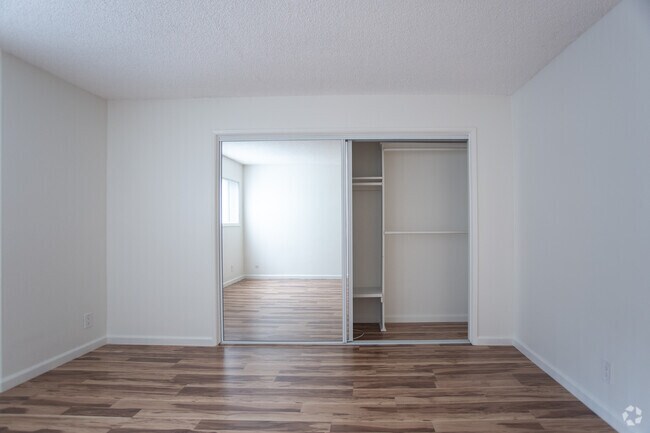 1HAB, 1BA - 750 ft² - 9520 Lucerne Ave