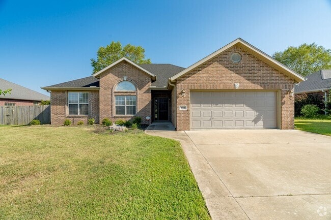 Building Photo - Spacious 3 Bedroom Home in West Fayetteville!