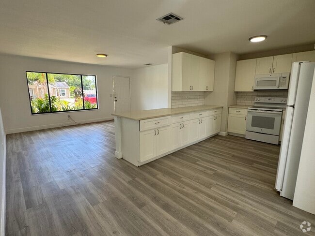 Building Photo - 2235 18th Ave SW Rental