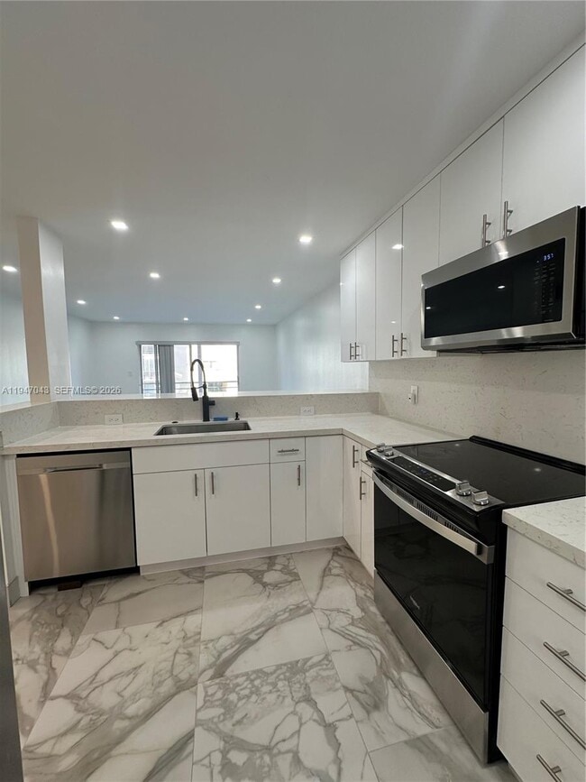 Photo - 4100 N 58th Ave Unit 211