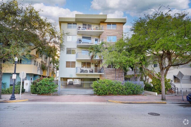 Building Photo - 220 Washington Ave Unit 3A Rental