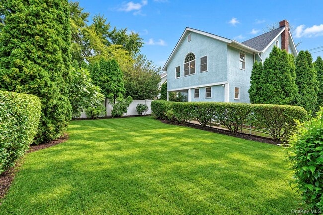 108 Hempstead Ave