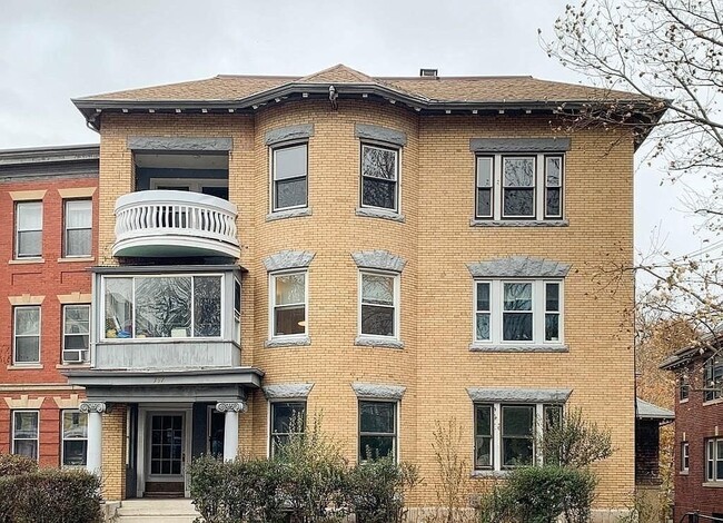 Building Photo - 797 Washington St Unit 2 Rental