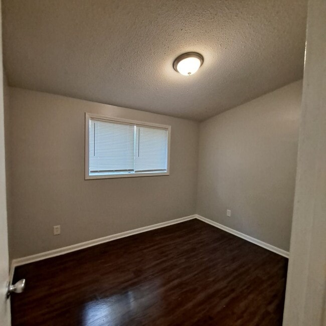 Photo - 3408 Clearbrook St