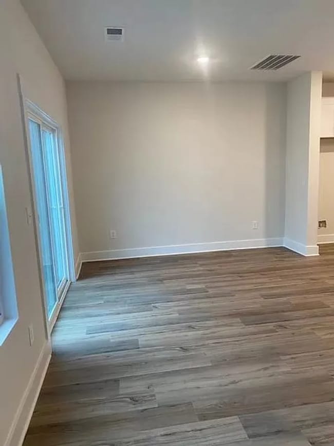 Photo - Thread Way Unit 822