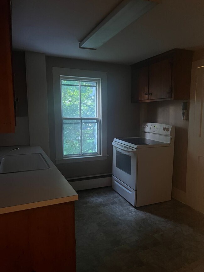 Photo - 376 Salmon Brook St Unit 5