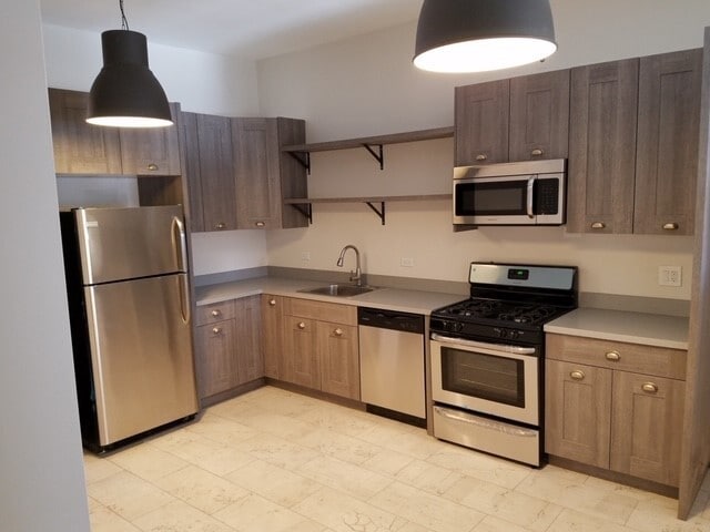 Photo - 1741 W Chicago Ave Apartments Unit 1R