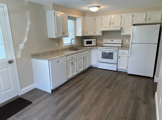 Photo - 4 Oakwood Dr Unit Duplex