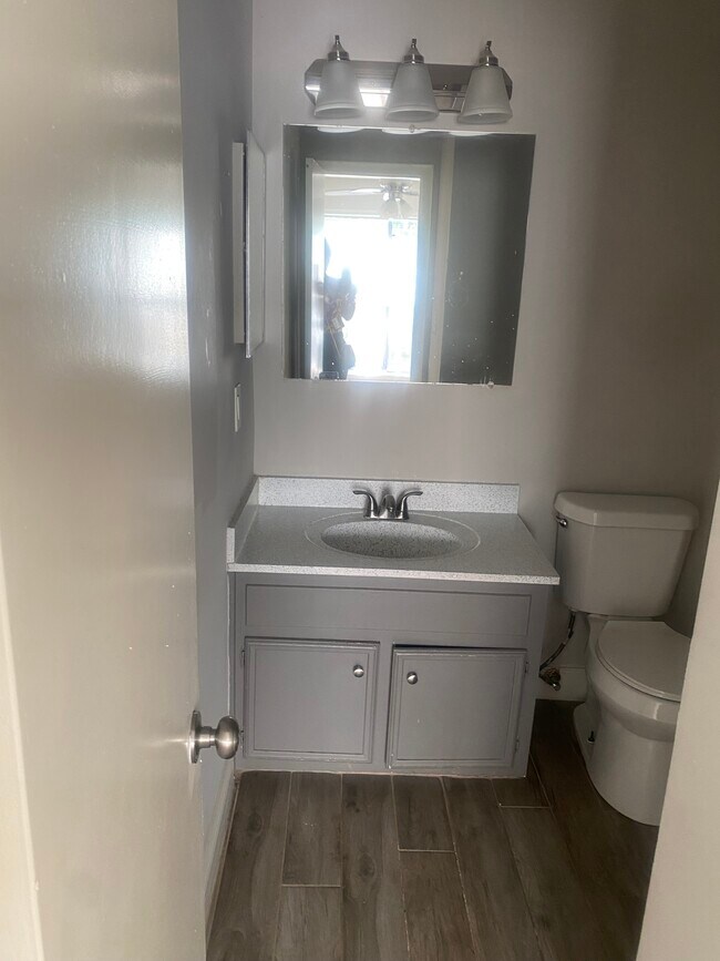 Photo - 141 Governors Dr Unit 141