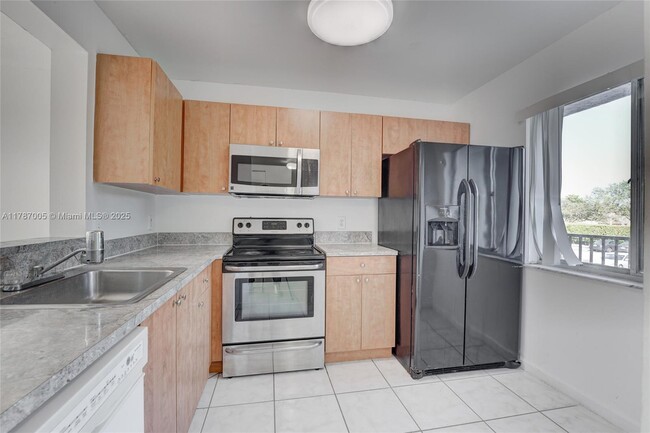 Photo - 8620 N Sherman Cir Condo Unit 201