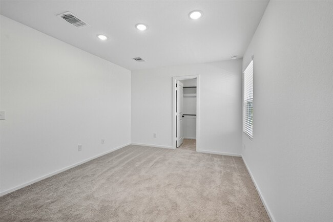 Photo - 30527 Bladnoch Ln