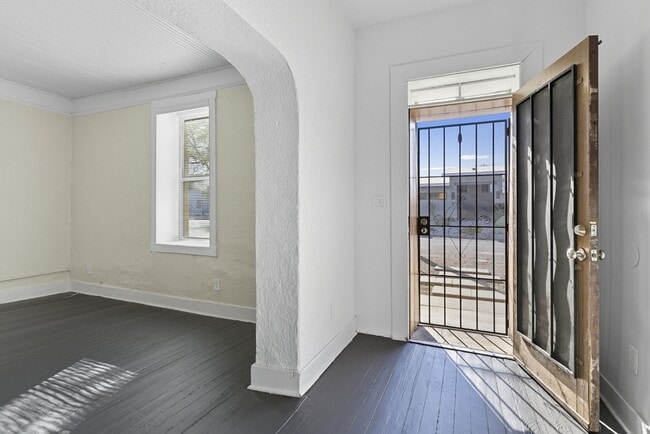 Photo - 839 S 8th Ave