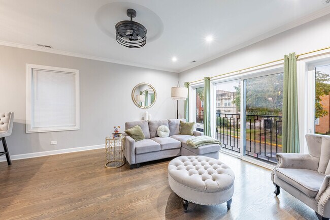 Photo - 4634 S Langley Ave Unit 2