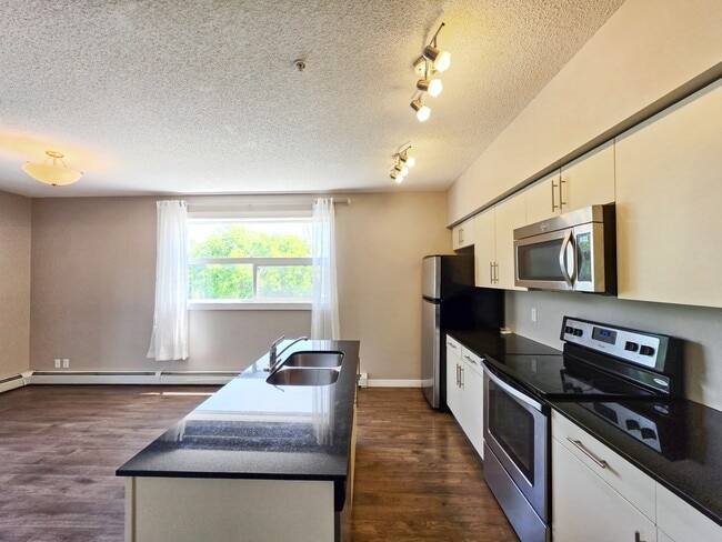Photo - 1740-1749 9 St NW Unit 304