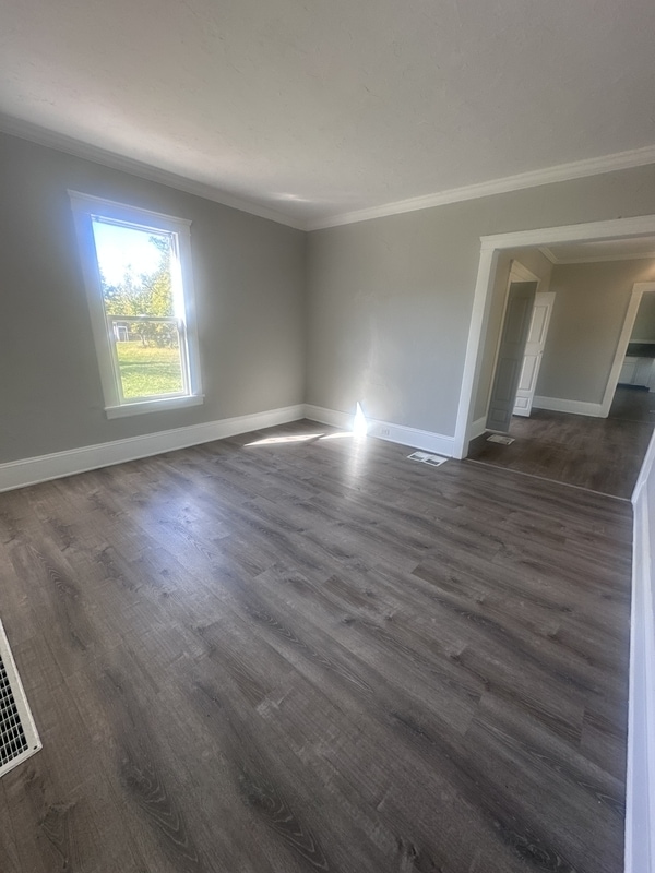 Photo - 8617 Force Ave